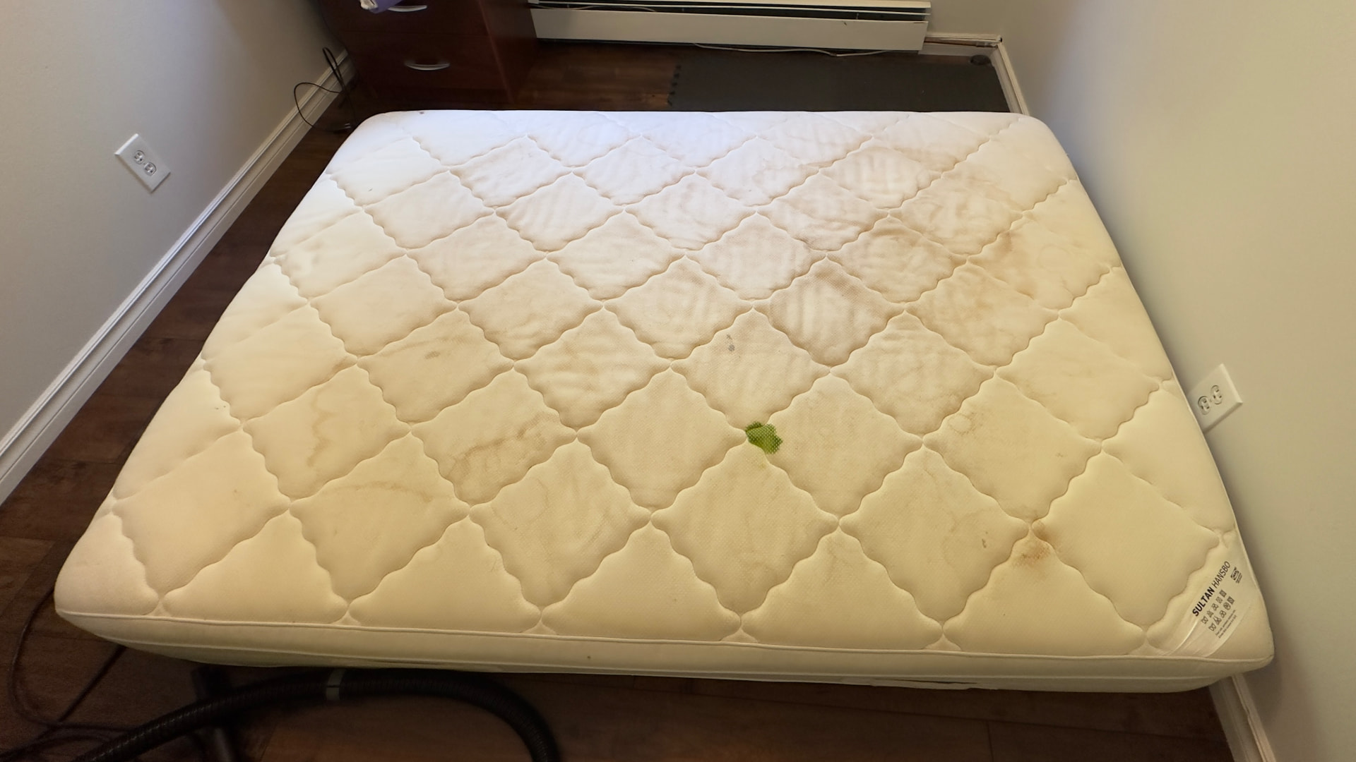 Mattress transformation before cleaning
